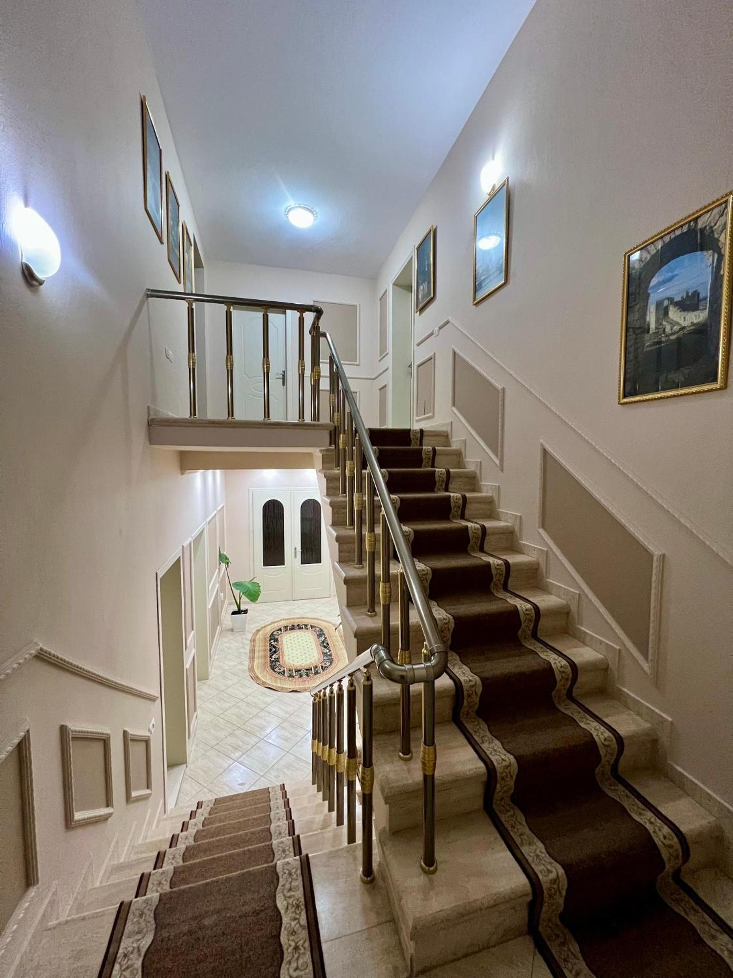 Hotel Vila Arbri Berat Zewnętrze zdjęcie