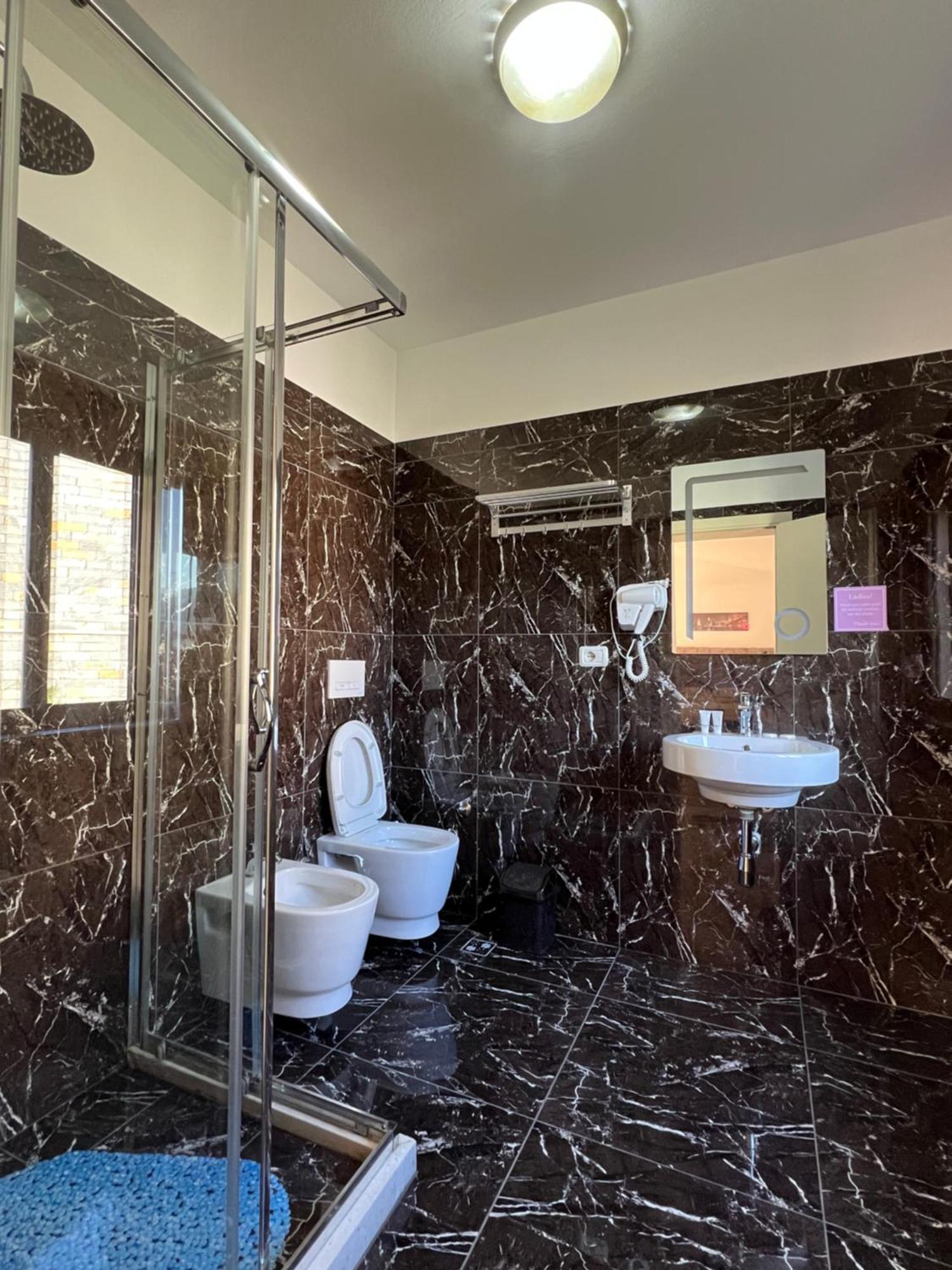 Hotel Vila Arbri Berat Zewnętrze zdjęcie